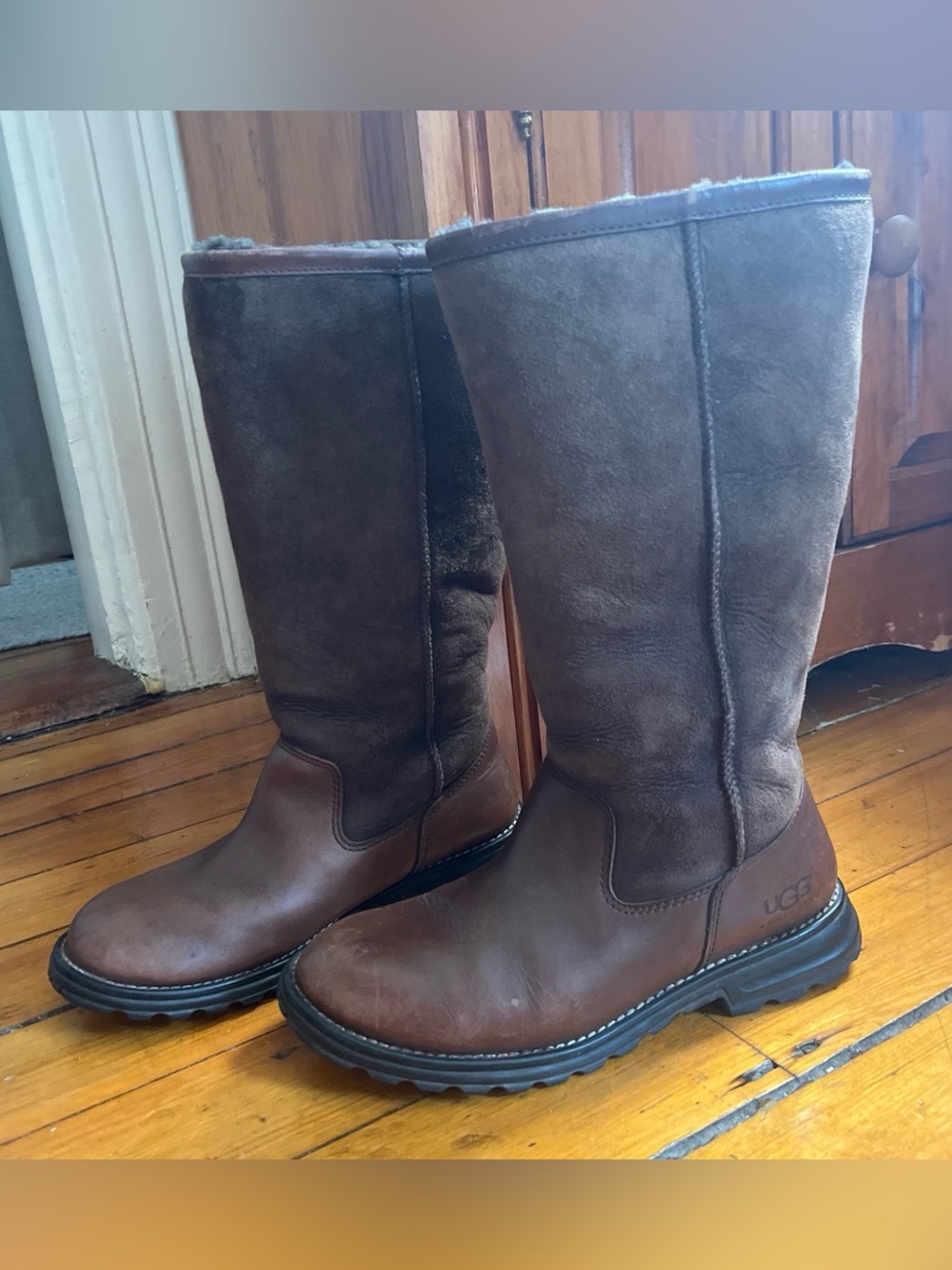 UGG Australia Womens 5382 Leather Suede Tall Brown Boots Sheepskin Lining